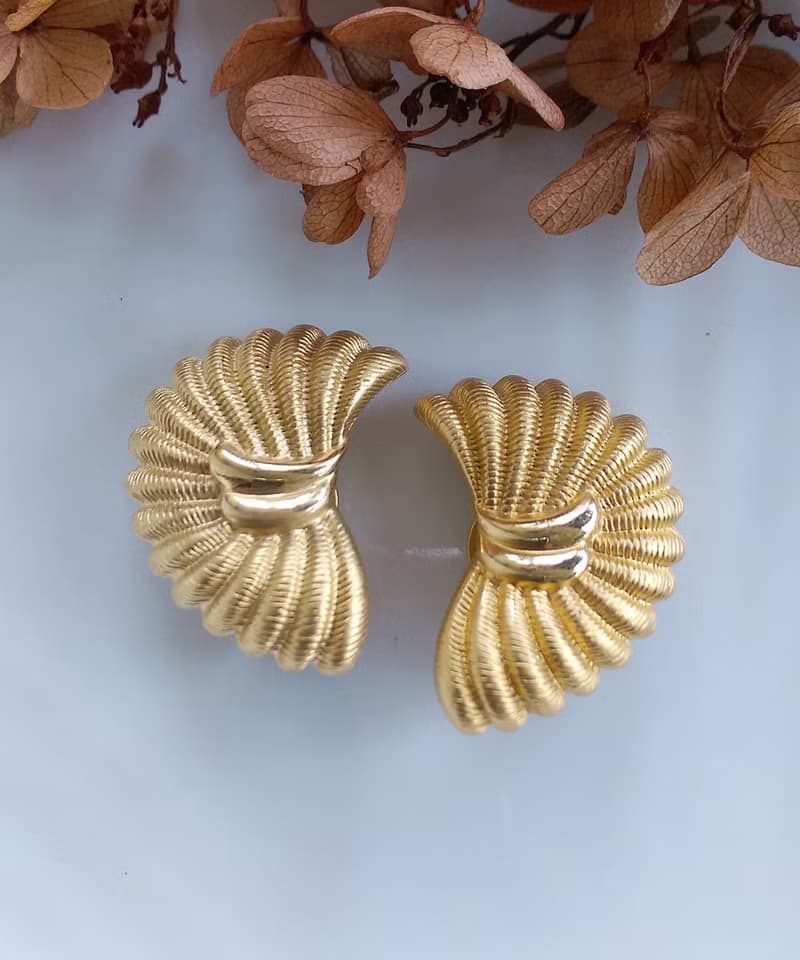 Vintage Jewelry 西洋古董飾品 刷金 海貝螺 夾式耳環