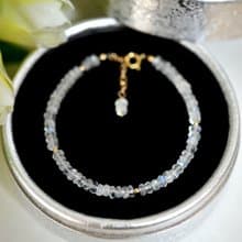 オリジナル 愛を深め幸福を持続するムーンストーンの1連のブレスレット　6月誕生石