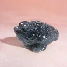 【招財神獸】烏雞翡翠三腳蟾蜍 | 天然緬甸玉A貨翡翠 | 送禮