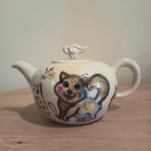 手繪釉下彩瓷器茶壺貓咪狗狗圖茶陶插畫家陳炫亨手繪