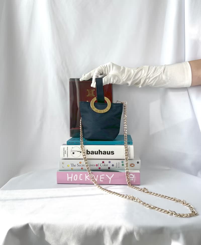 Celine中古深藍色金色環扣小手袋贈肩帶側肩斜背包未使用品原裝盒