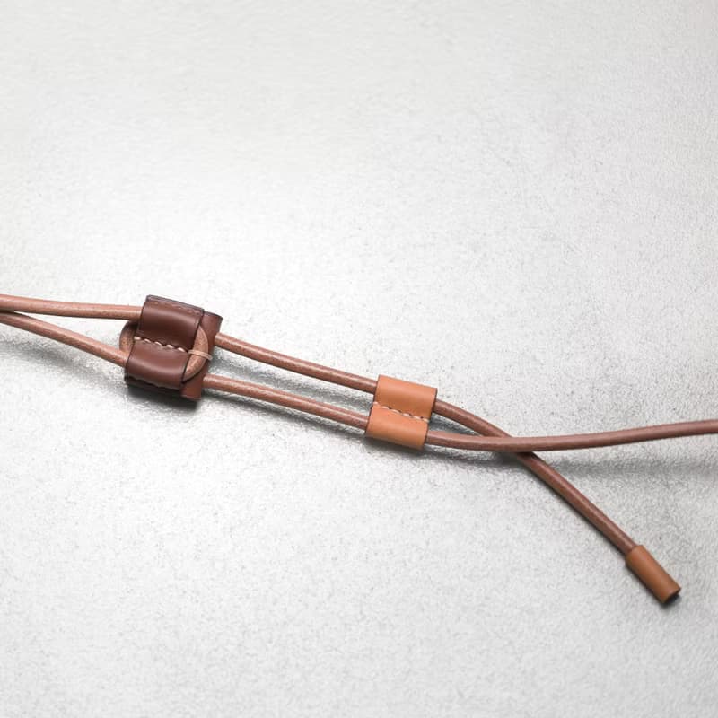 偶物 ///  真方包 斜背雙繩調節 純手工植揉牛革製作
