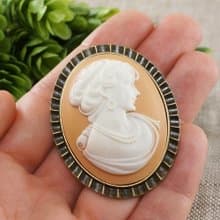 Lady Girl Cameo Brooch Pin White Powder Pink Victorian Brooch Woman Jewelry Gift