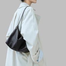 東方曲線美 × 植鞣皮革 2WAY 經典 Hobo 包 附延長背帶
