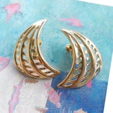 Vintage Jewelry 西洋古董飾品 Napier 簍空 月形 夾式耳環