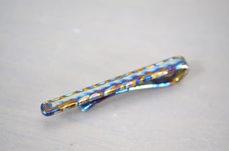 Titanium tie bar・鍛造純チタンネクタイピン５０mm=ブルーフレイムA=