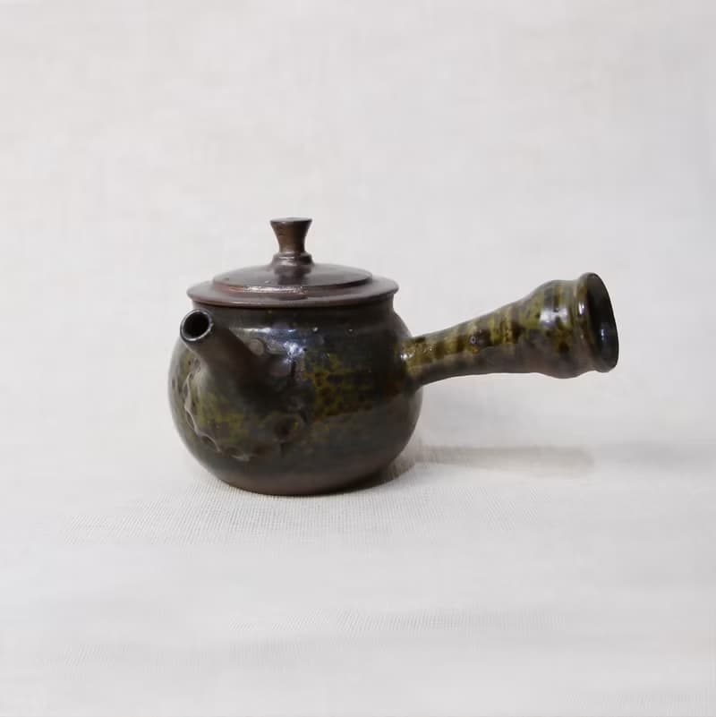 胡麻陶側把壺 新彩燒 柴燒陶藝 手作作品 | 禮物 收藏 陳威恩作
