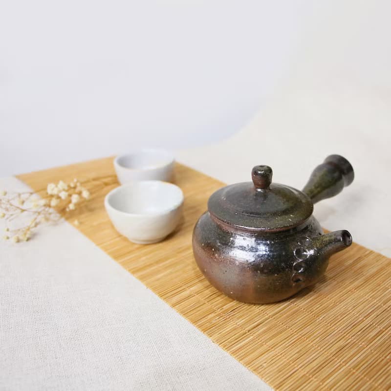 胡麻陶側把壺 新彩燒 柴燒陶藝 手作作品 | 禮物 收藏 陳威恩作