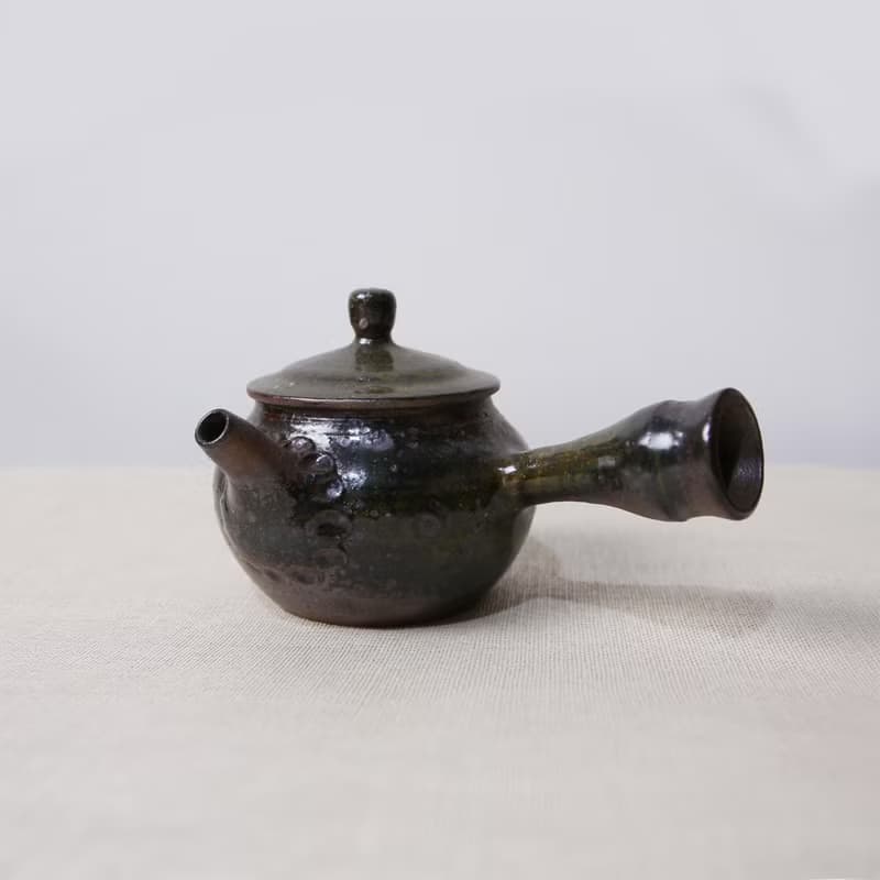胡麻陶側把壺 新彩燒 柴燒陶藝 手作作品 | 禮物 收藏 陳威恩作