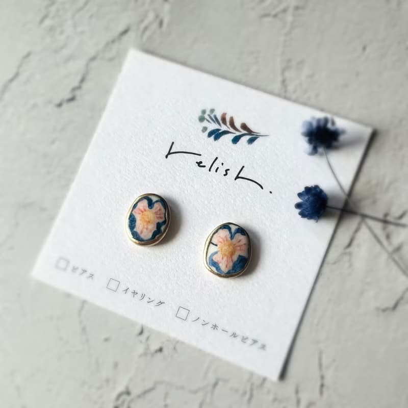 【再販】大輪 カラフル お花 陶器 金継ぎ ピアス イヤリング ノンホールピアス ネジバネ クリップ 花 個性的 個性派 ブルー 青 オレンジ 橙 ゴールド 金