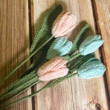 淡雅鬱金香鉤織花束