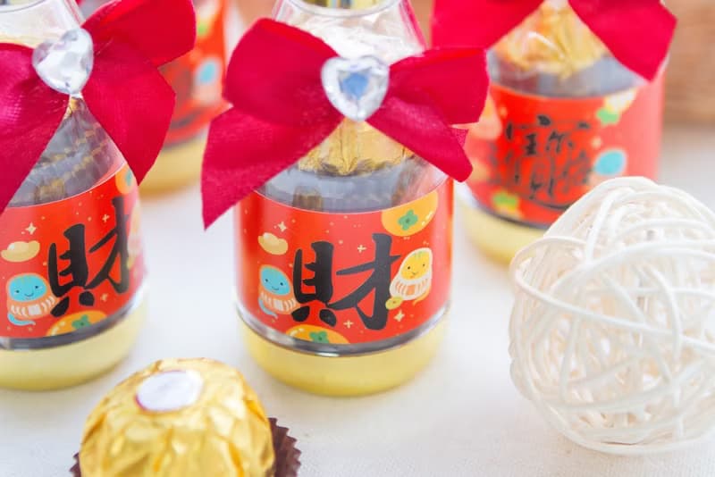 蛇年發財小物 招財進寶 發財 香檳糖果瓶(金莎2顆入)滿百份免費印