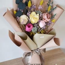 永生玫瑰索拉花花束