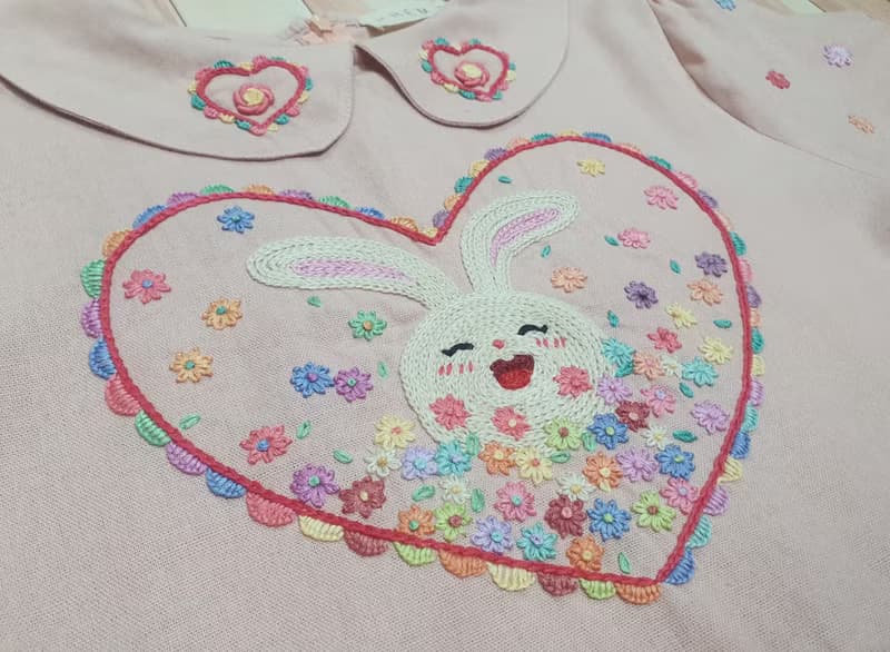 手工刺繡連衣裙、兔、狐、花、心