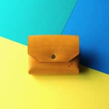 カピバラデザインのコンパクト財布　イエロー×ターコイズ×ブルー   皮夾 牛皮 皮革 錢包 銀包 手作