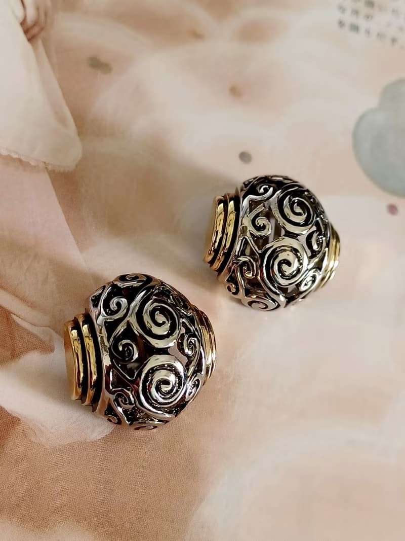 vintage jewelry  金屬騰雲圖騰夾式耳環