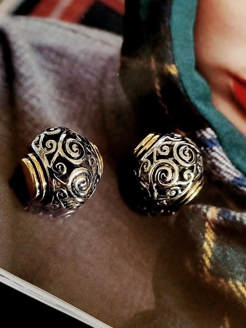 vintage jewelry  金屬騰雲圖騰夾式耳環