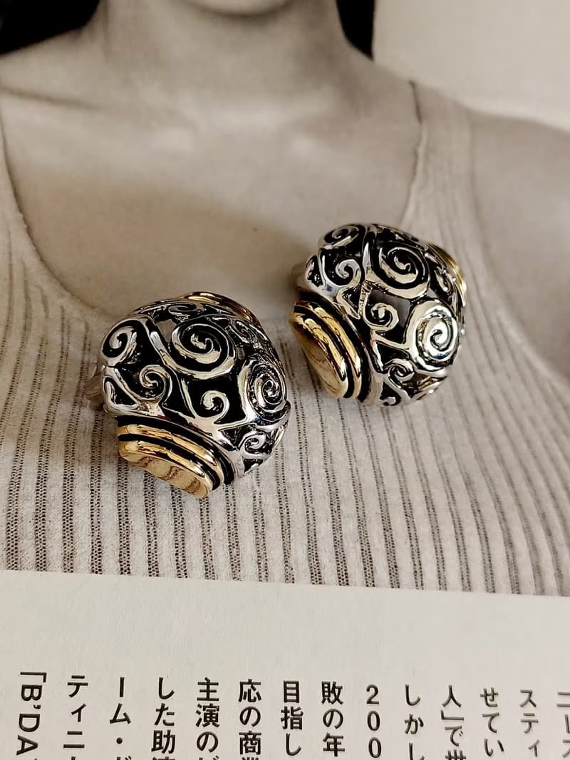 vintage jewelry  金屬騰雲圖騰夾式耳環