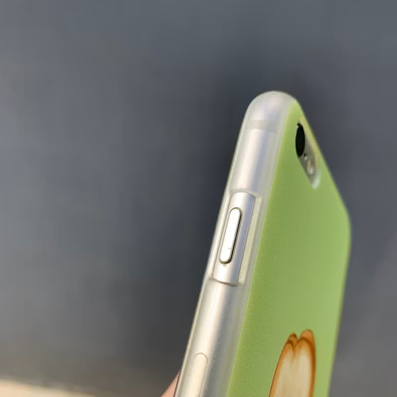 面有難色的土司說 Sorry - 酪梨綠色磨砂浮雕手機殼