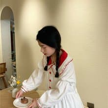 白色初戀感 娃娃領 花邊長袖連衣裙 寬松