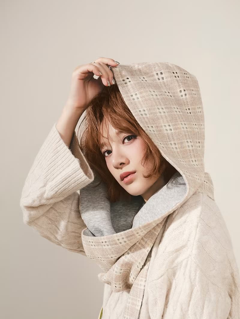 AMBER 系列 - 斑霞 * 粉膚色 混織毛料 簍空 圍巾 連帽圍巾
