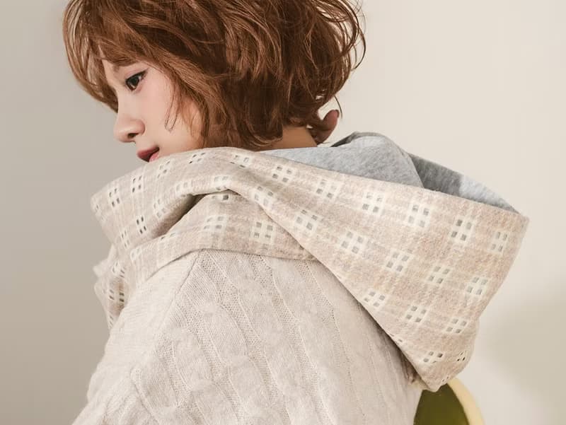 AMBER 系列 - 斑霞 * 粉膚色 混織毛料 簍空 圍巾 連帽圍巾