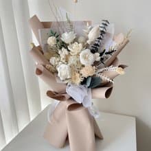 SEE 看見花藝設計 | 永生花 | 玫瑰 | 純潔不凋庭園玫瑰擴香花束