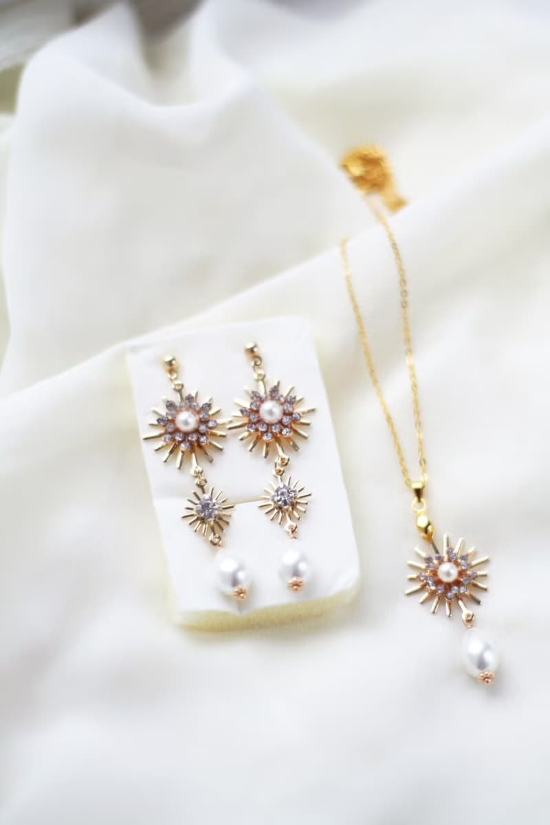 Star Celestial Earrings Pearl Gold Earrings Star Jewelry Bridal Earrings Clip-on