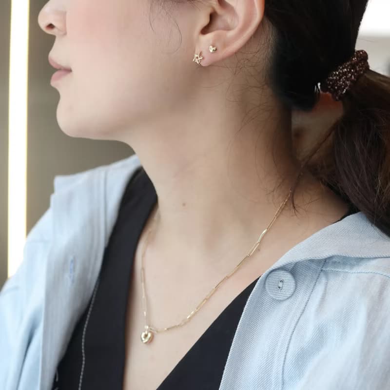 14K 手繪線條星星耳扣耳環(內徑 6mm)
