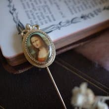 A56 金銀寶貝金色蒙娜麗莎微笑帽針別針領帶針