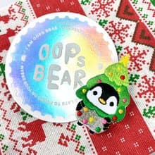 Oops bear - 企鵝聖誕樹銹花胸針
