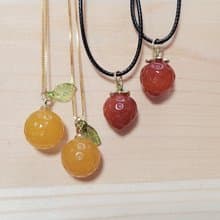 【親翠】天然南紅 香甜橙 | 香甜草莓皮繩鎖骨鏈 甜美可口