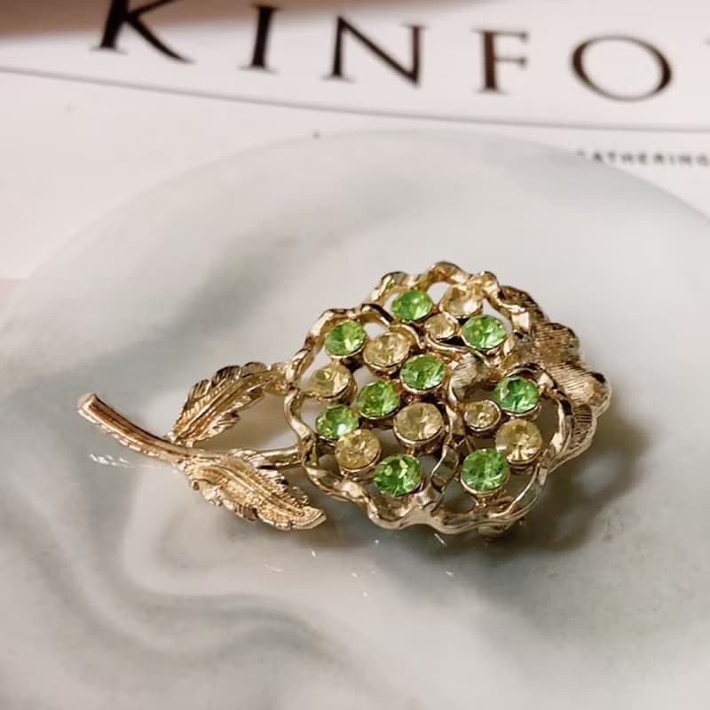 【西洋古董飾品】極閃黃綠系花卉 花束 捧花 漸層萊茵石 胸章胸針