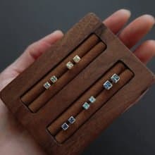 限量現貨 - 天然藍寶 綠剛玉 方形切割包鑲 純 18K 黃金耳環