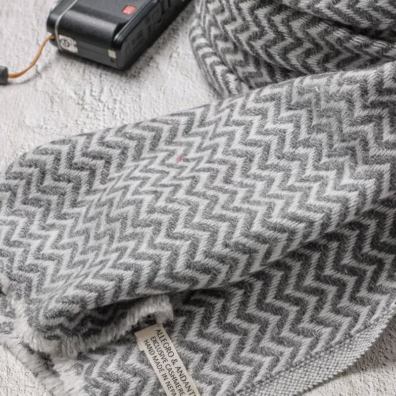 【厚款】喀什米爾羊毛圍巾/披肩  小山形原色無染深灰 手工機織