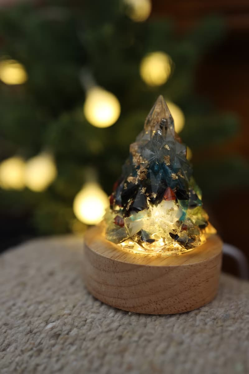【畢業禮物】綠色金箔水晶聖誕樹-奧剛能量樹/療癒寶石交換禮物