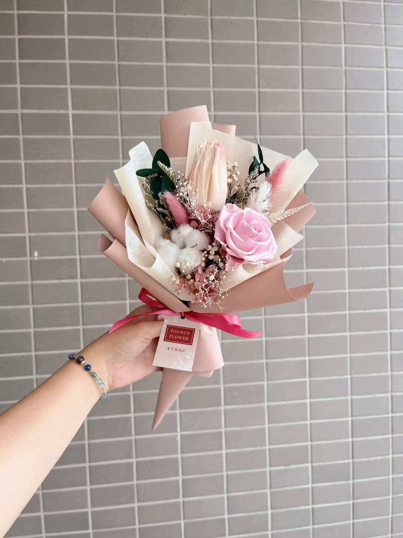 推薦 畢業季花束 冰淇淋花束 髒髒粉 乾燥花束