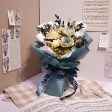 【中型索拉花束】— 橄欖綠花束