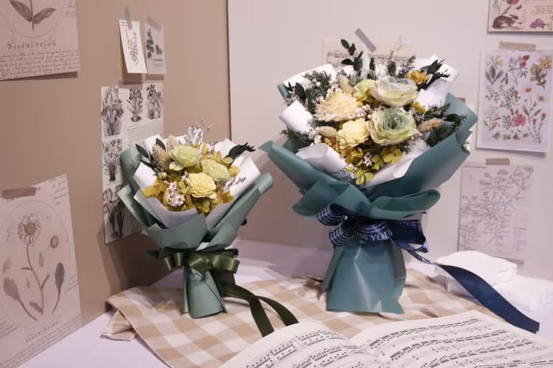 【中型索拉花束】— 橄欖綠花束