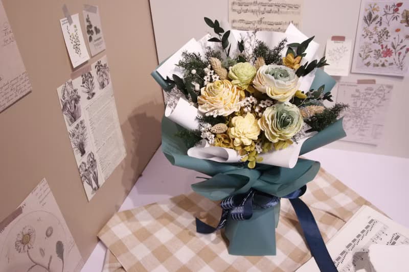 【中型索拉花束】— 橄欖綠花束