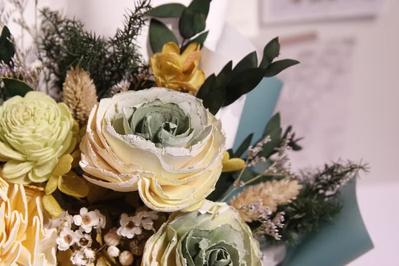 【中型索拉花束】— 橄欖綠花束