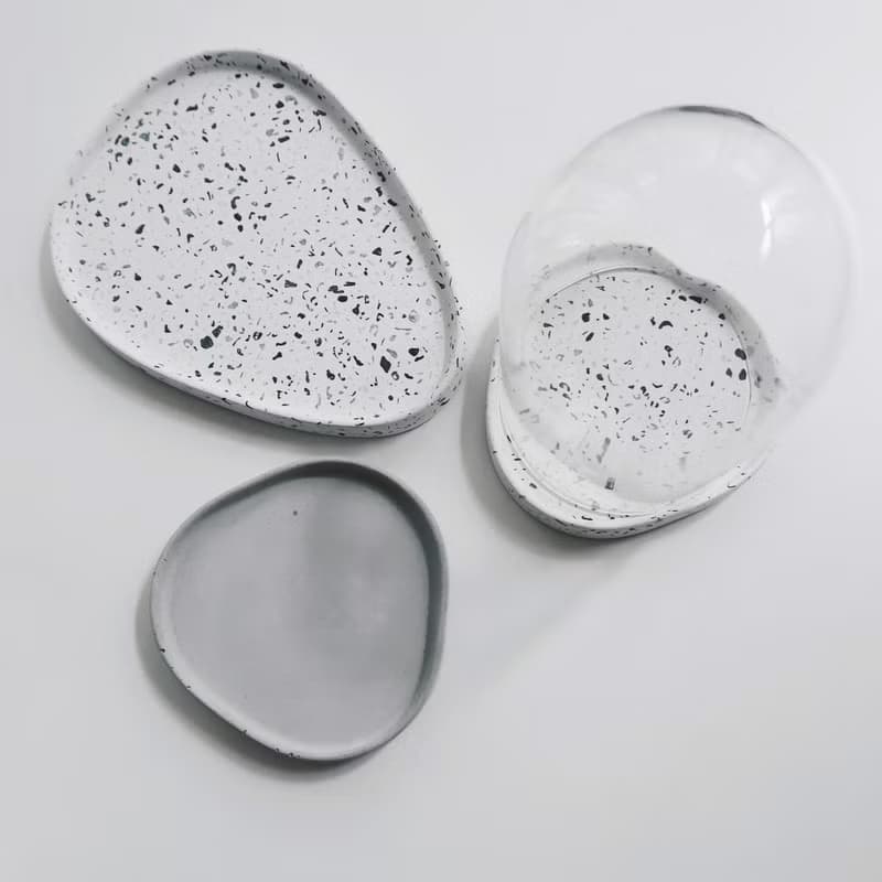 TERRAZZO 磨石子 | 經典黑白三角島嶼水泥托盤 & 玻璃鐘罩 (L)