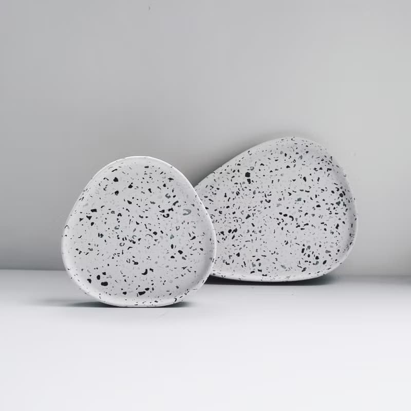 TERRAZZO 磨石子 | 經典黑白三角島嶼水泥托盤 & 玻璃鐘罩 (L)