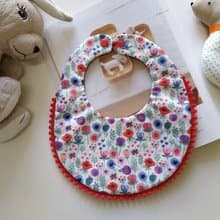 【11/14後出貨】水彩小花兒 小棉球後扣圍兜 彌月禮物 圍兜 口水