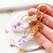 Bridal earrings, Dangle drop epoxy resin earrings with purple pressed flowers