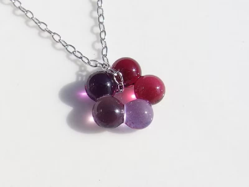 小さなお花ガラス(ぷちはな【グレープ】)チェーンネックレス【綿紐、シルバー925選べます】【受注制作】