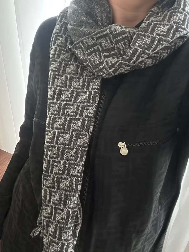 FENDI 芬迪 羊羔毛 深灰色 圍巾 / 披肩