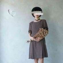 尋寶古著-苦巧克力色復古圓點蕾絲袖開衩下擺洋裝