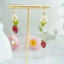 【紅色草莓耳飾】手工原創耳飾銅線樹脂 優雅 耳環/耳夾飾品