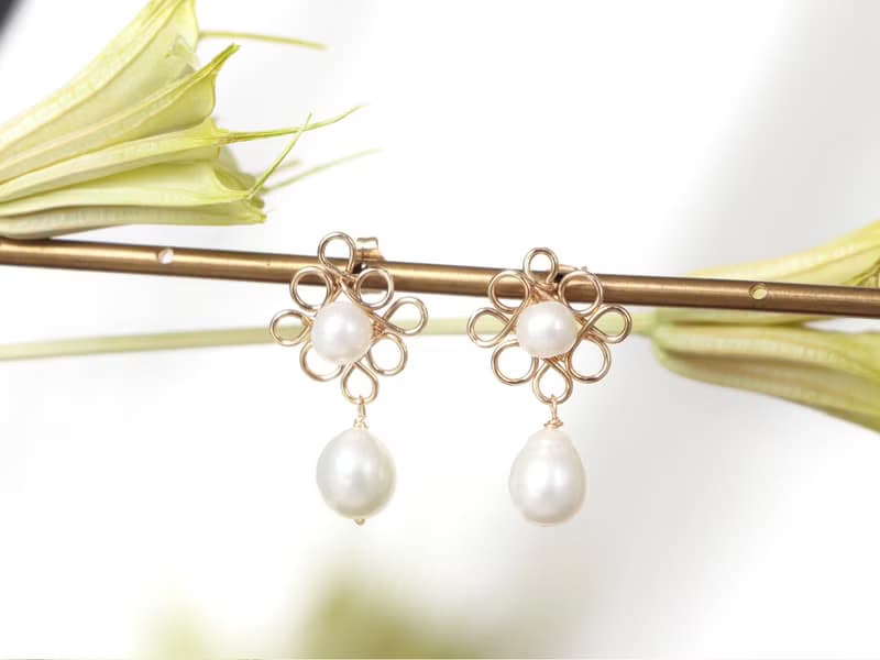 14kgf-flower motif pearl pierced earrings/can change to clip-on